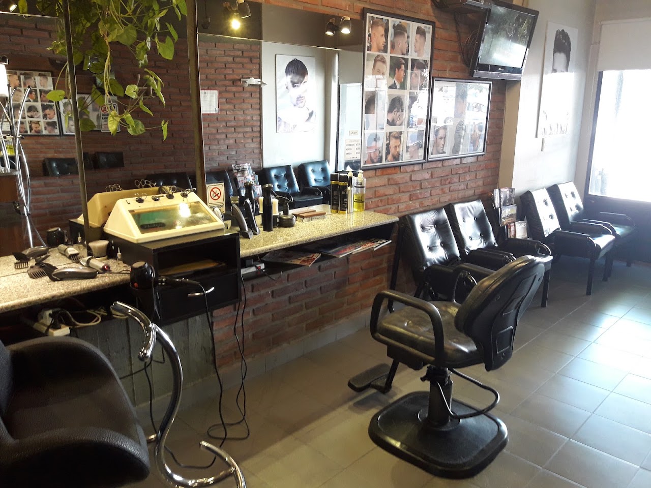 Interior de Barbería de Olivos